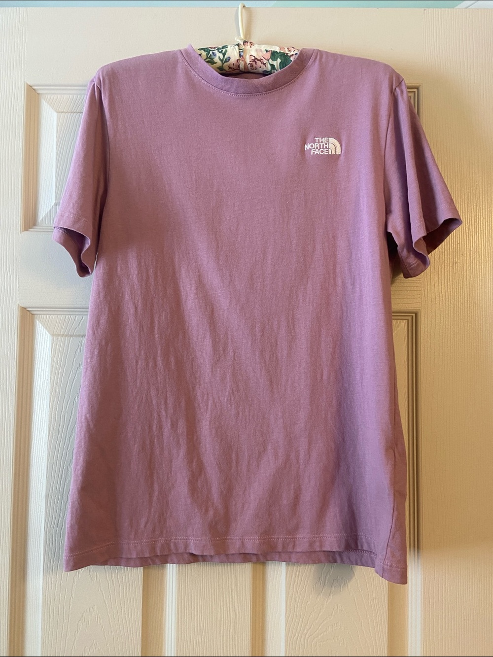 The North Face women’s Short Sleeve Tee - Mauve